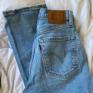 Levi’s ribcage straight ankle jeans